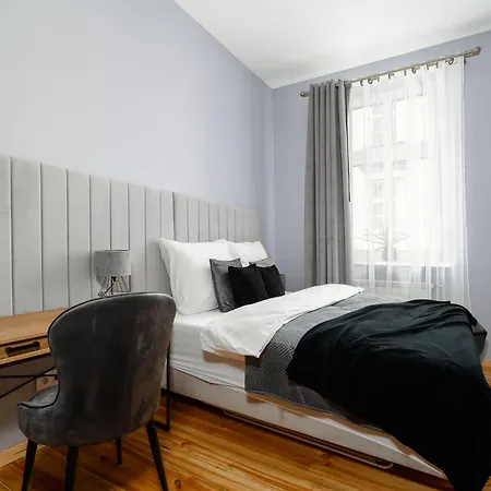 Glamour Apartament by Kramm - Apartament w Centrum Poznania przy ul Półwiejskiej Poznań