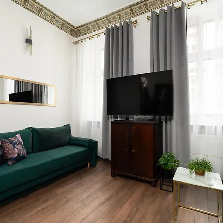 Glamour Apartament by Kramm - Apartament w Centrum Poznania przy ul Półwiejskiej * Poznań