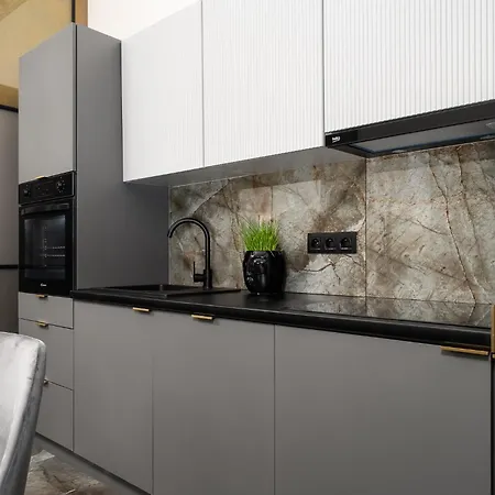 Glamour Apartament by Kramm - Apartament w Centrum Poznania przy ul Półwiejskiej * Poznań
